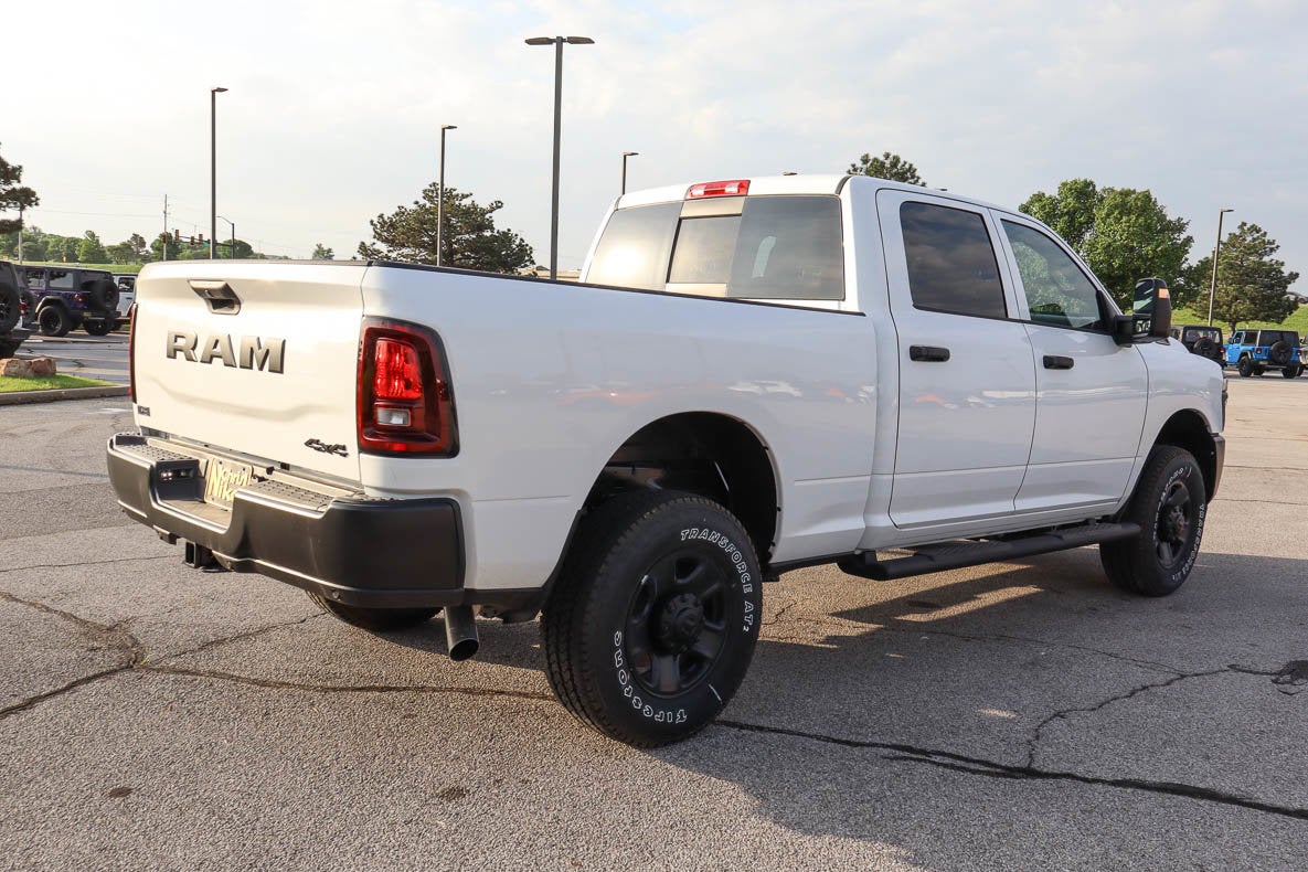2026 RAM 2500 Tradesman 4x4 Crew Cab 6'4 Box