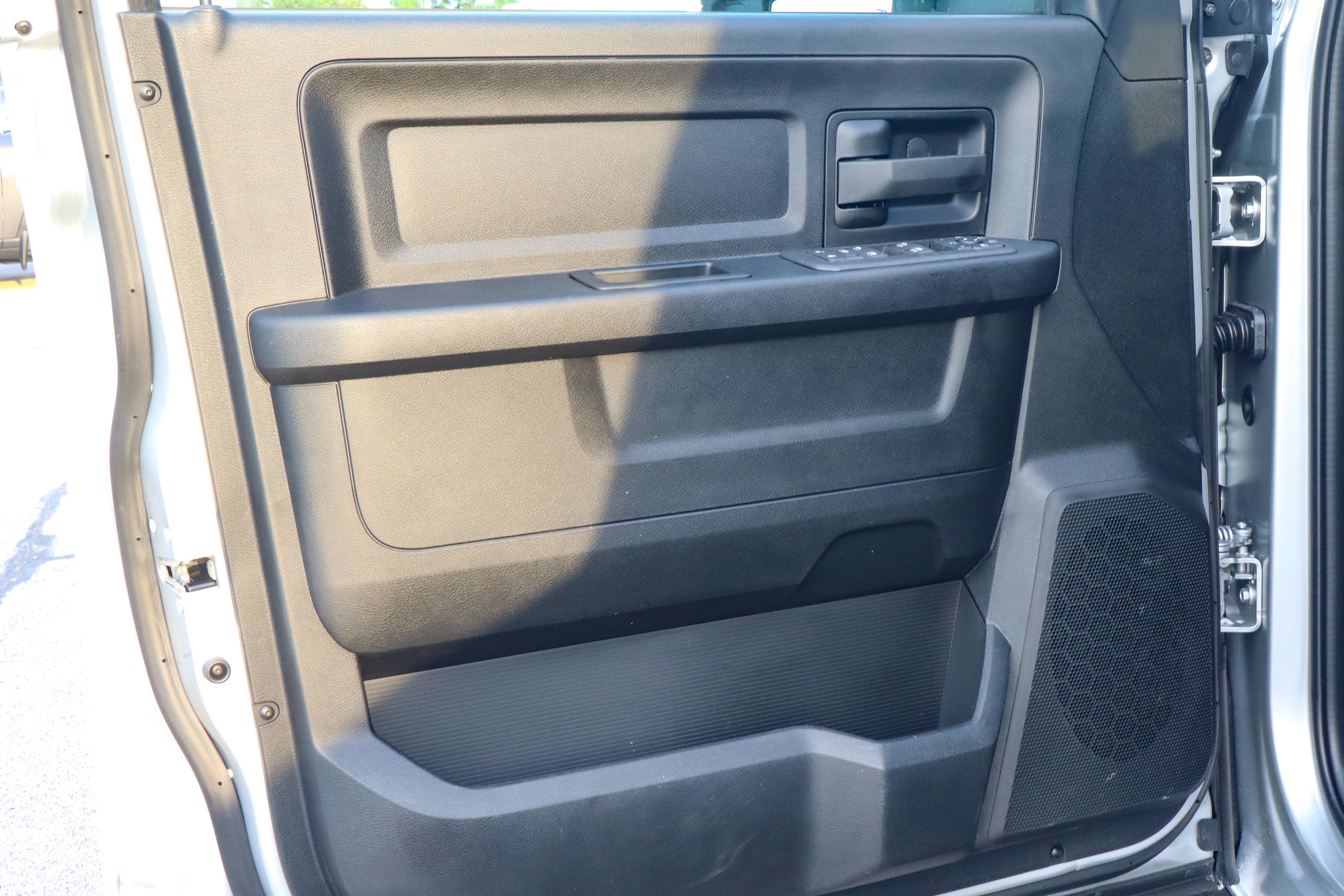 2026 RAM 2500 Black Express 4x4 Crew Cab 6'4 Box
