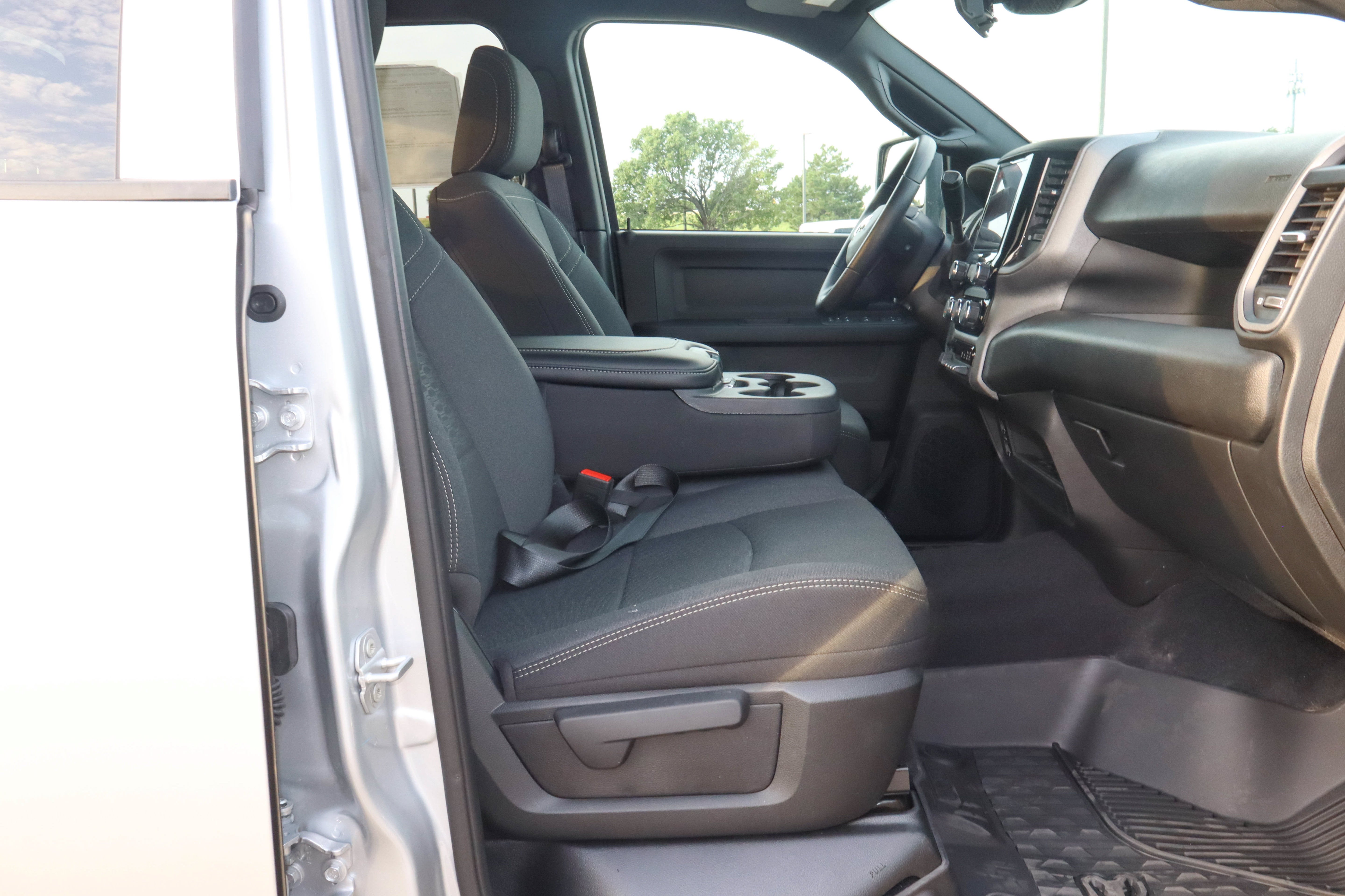 2026 RAM 2500 Black Express 4x4 Crew Cab 6'4 Box