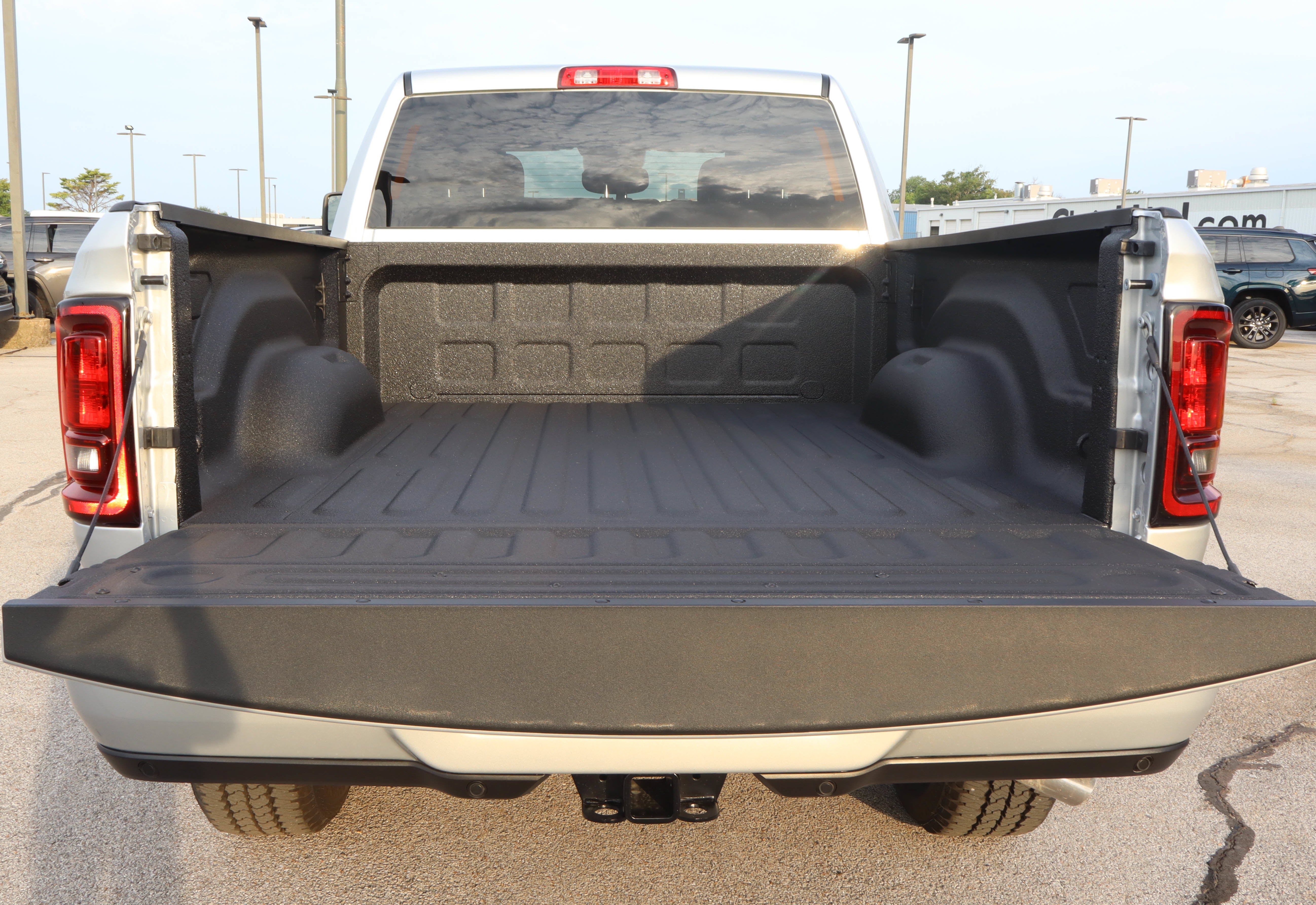 2026 RAM 2500 Black Express 4x4 Crew Cab 6'4 Box