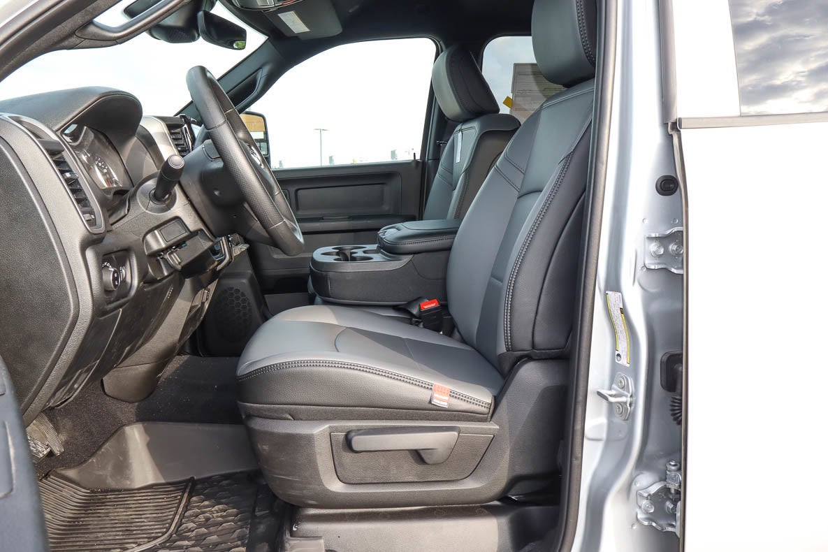 2026 RAM 2500 Tradesman 4x4 Crew Cab 6'4 Box
