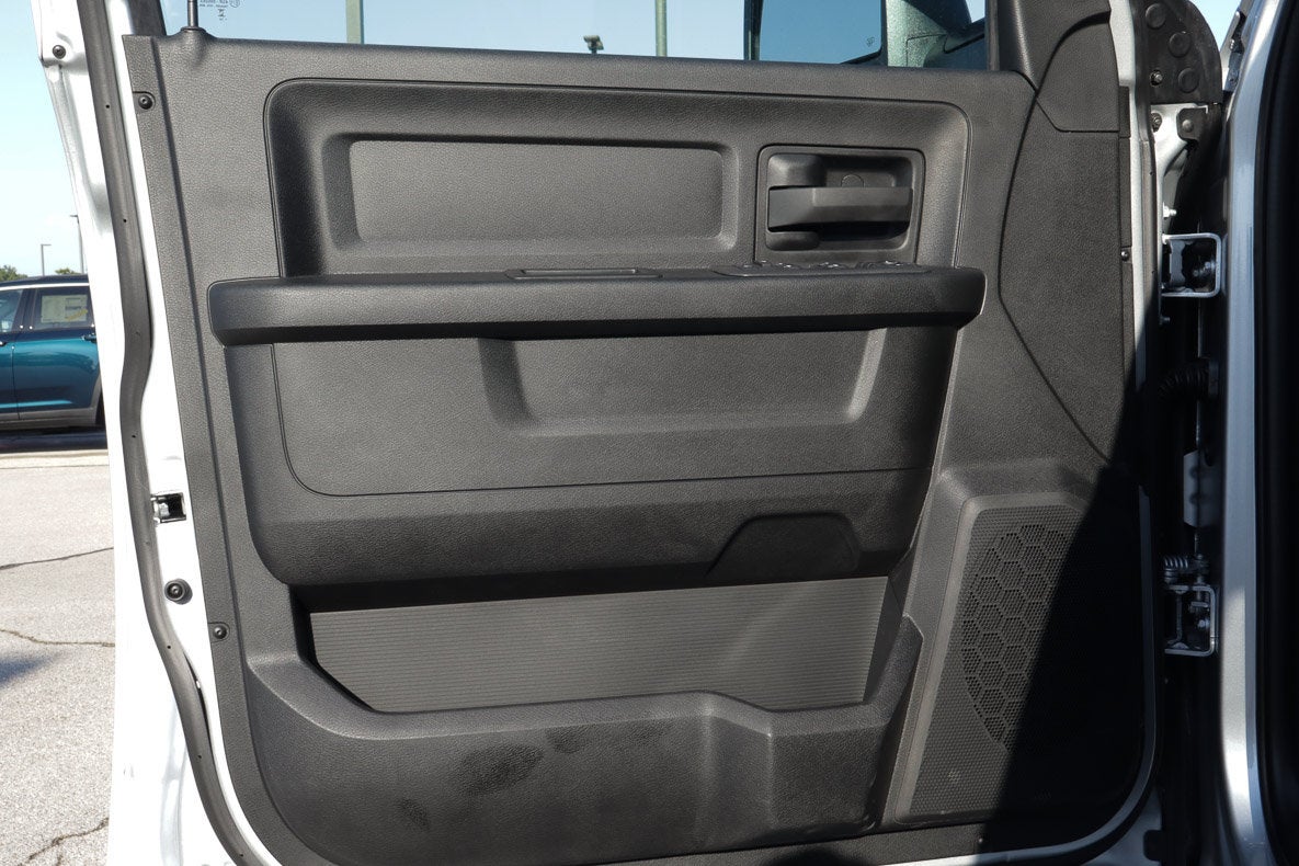 2026 RAM 2500 Black Express 4x4 Crew Cab 6'4 Box
