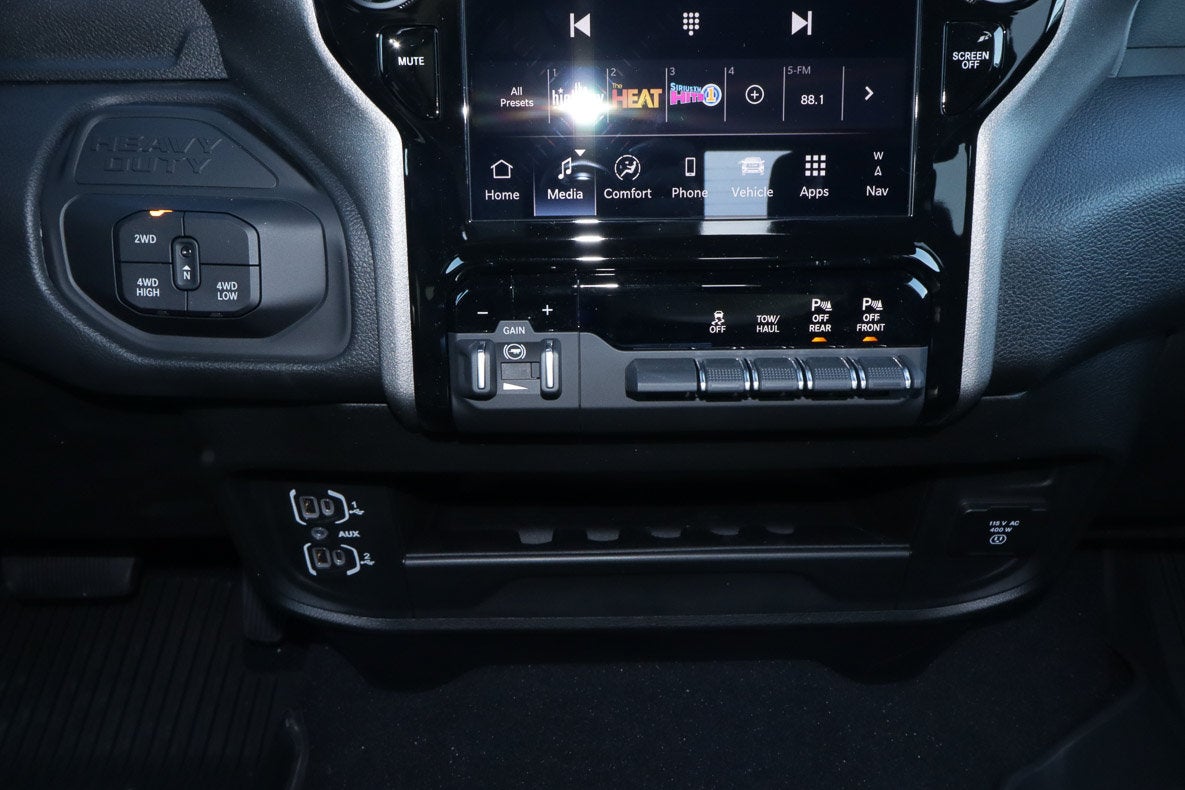 2026 RAM 2500 Black Express 4x4 Crew Cab 6'4 Box