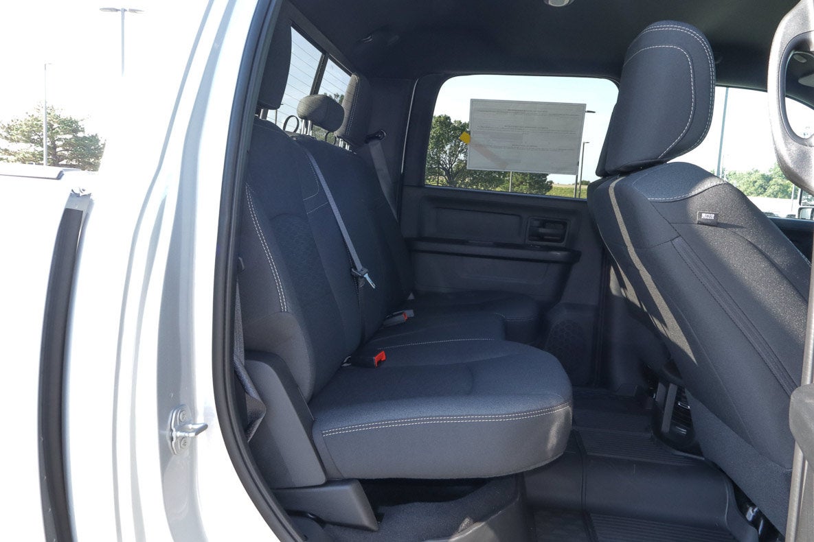 2026 RAM 2500 Black Express 4x4 Crew Cab 6'4 Box