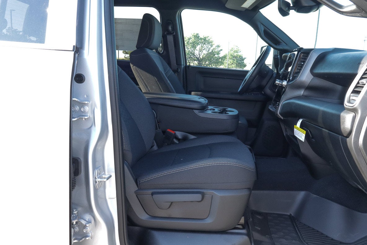 2026 RAM 2500 Black Express 4x4 Crew Cab 6'4 Box