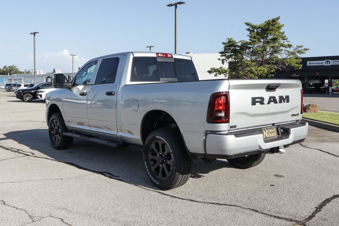 2026 RAM 2500 Black Express 4x4 Crew Cab 6'4 Box