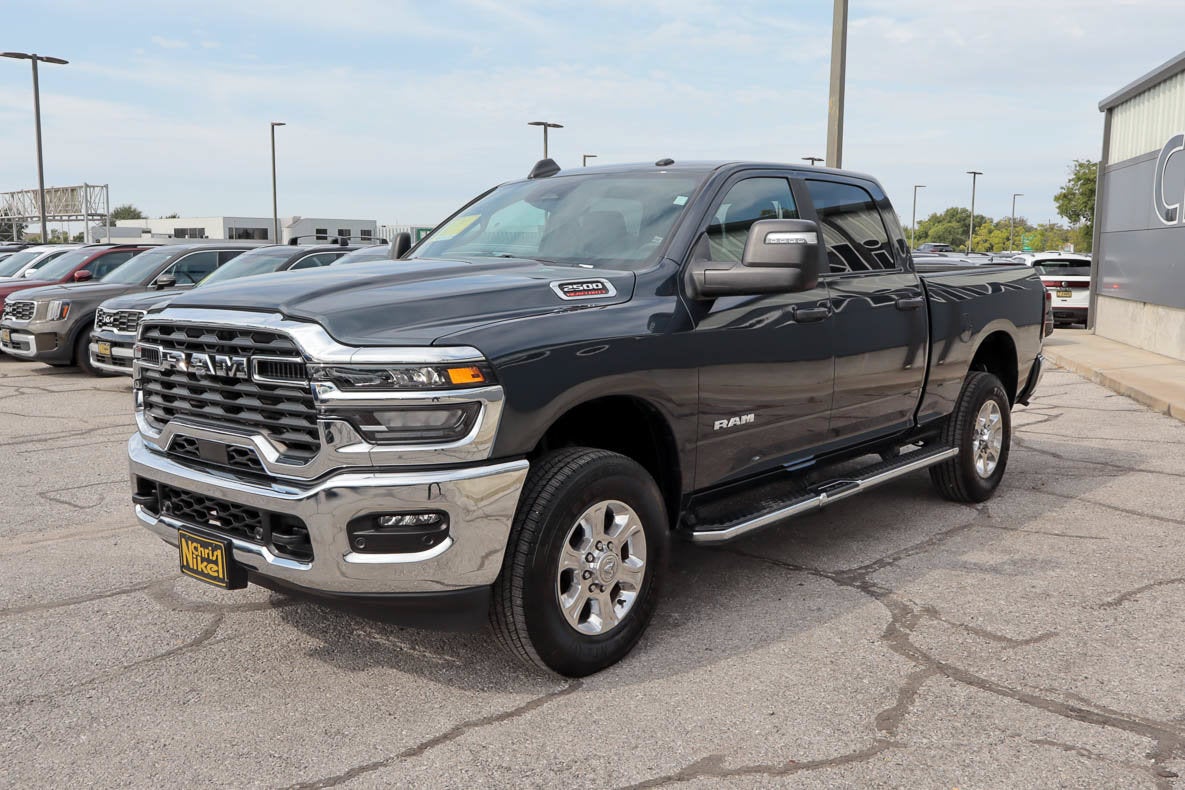 2026 RAM 2500 Big Horn 4x4 Crew Cab 6'4 Box