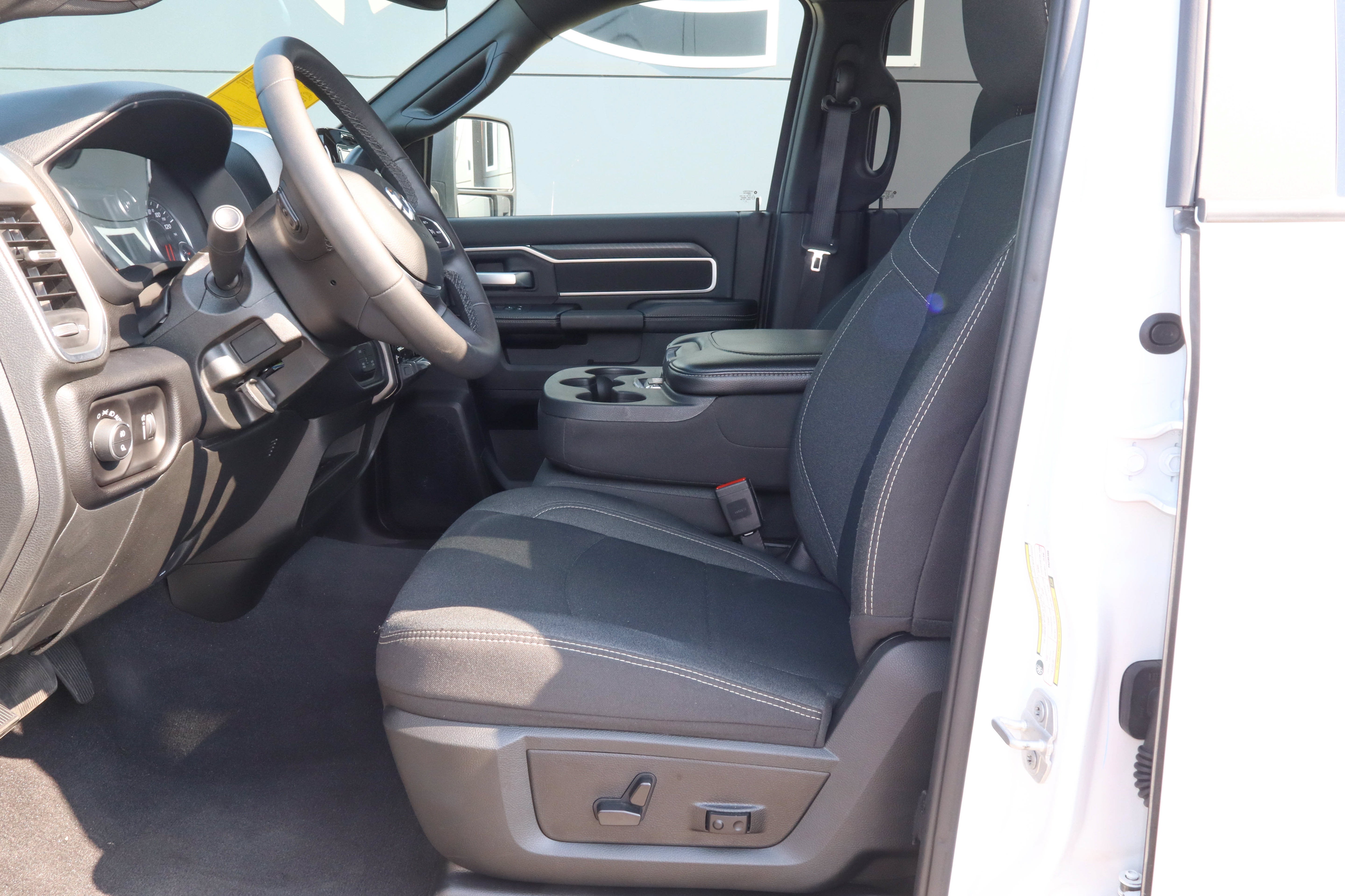 2026 RAM 2500 Big Horn 4x4 Crew Cab 6'4 Box