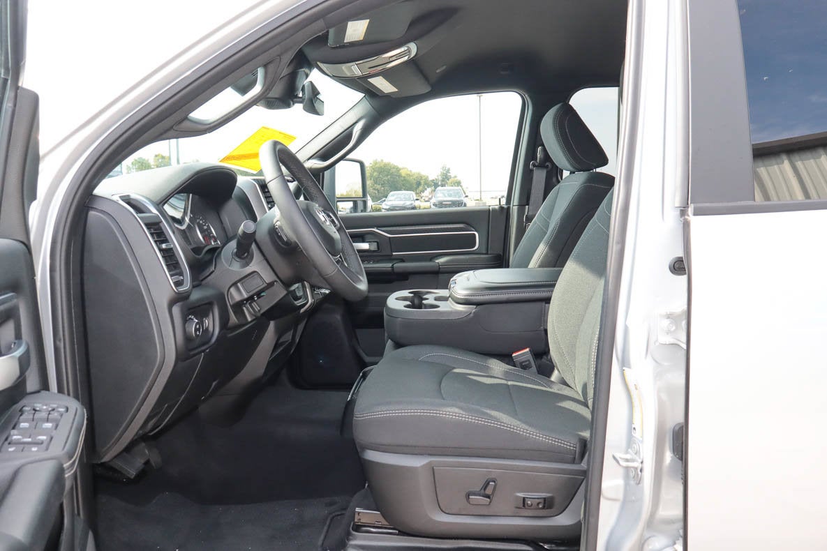2026 RAM 2500 Big Horn 4x4 Crew Cab 6'4 Box