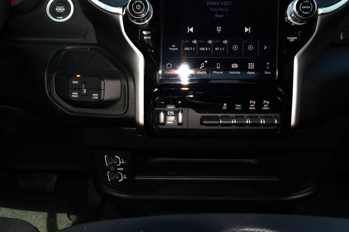 2026 RAM 2500 Big Horn 4x4 Crew Cab 6'4 Box