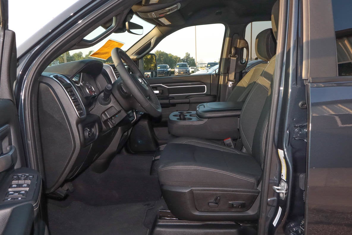 2026 RAM 2500 Big Horn 4x4 Crew Cab 6'4 Box