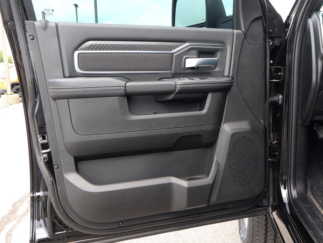 2026 RAM 2500 Big Horn 4x4 Crew Cab 6'4 Box