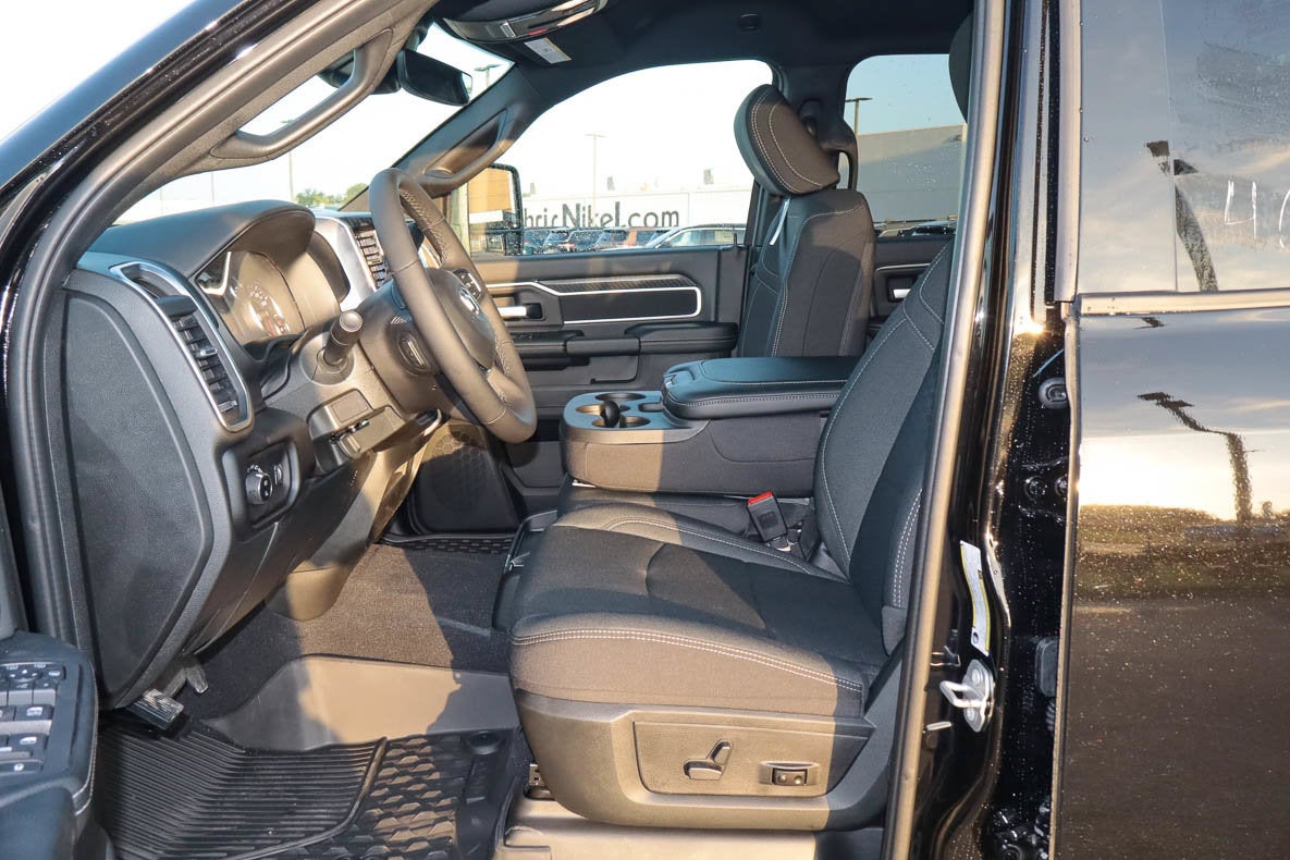 2027 RAM 2500 Big Horn 4x4 Crew Cab 6'4 Box