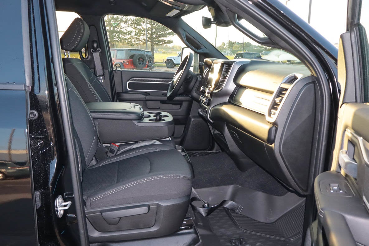 2027 RAM 2500 Big Horn 4x4 Crew Cab 6'4 Box