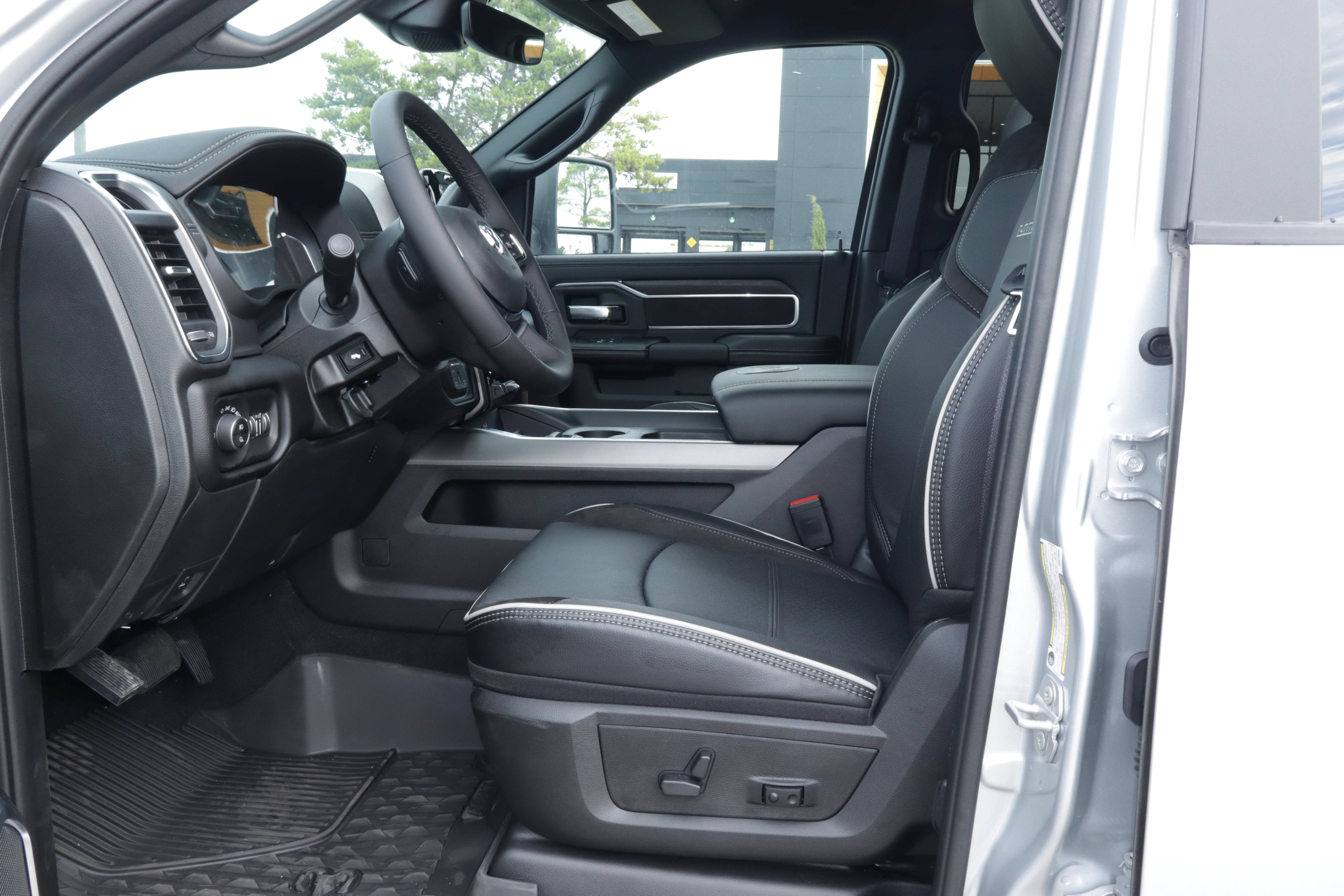 2027 RAM 2500 Laramie 4x4 Crew Cab 6'4 Box