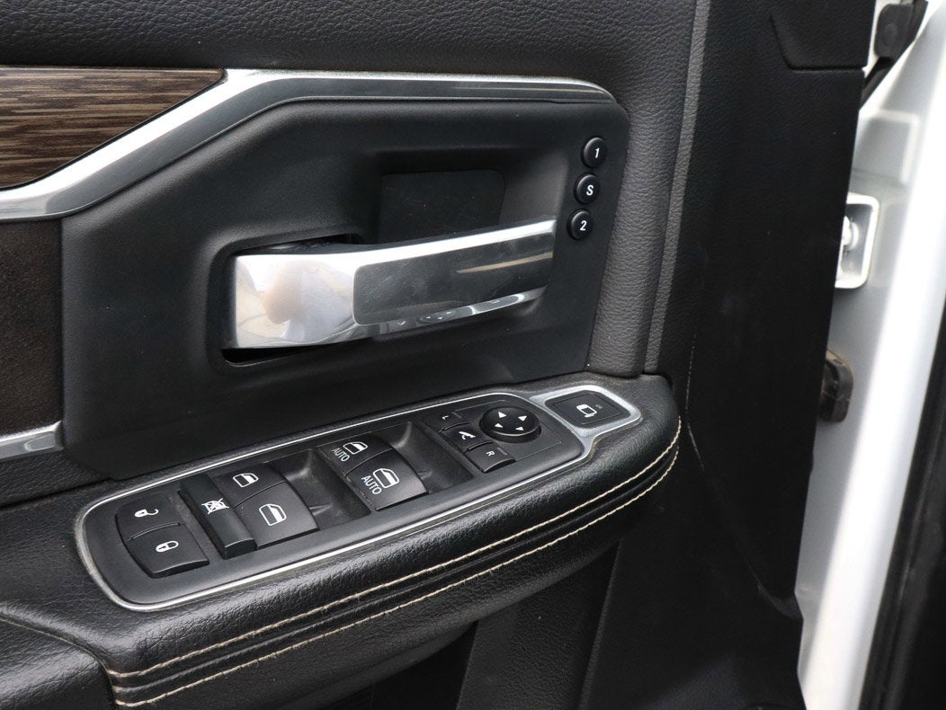 2020 RAM 2500 Laramie 4x4 Crew Cab 6'4 Box