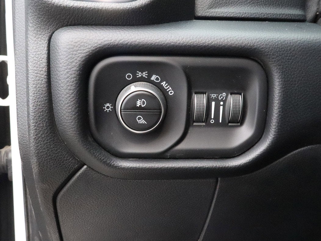 2020 RAM 2500 Laramie 4x4 Crew Cab 6'4 Box