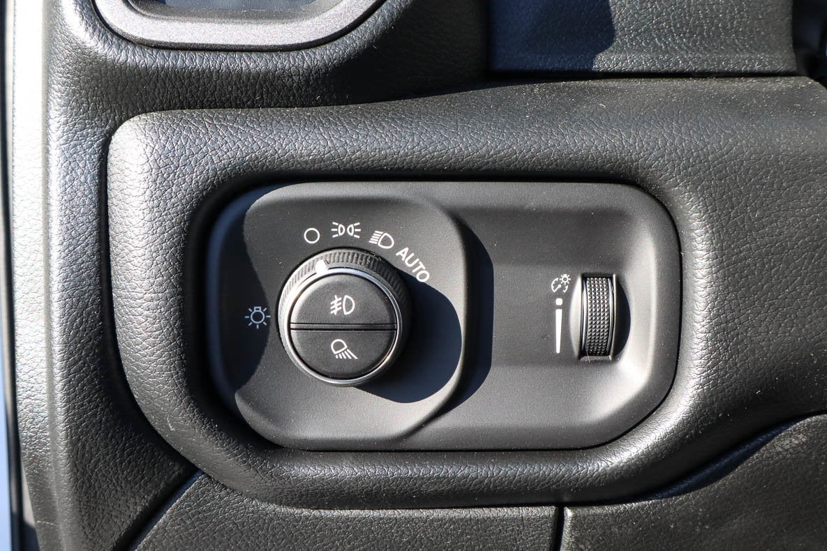 2026 RAM 2500 Tradesman 4x4 Crew Cab 8' Box