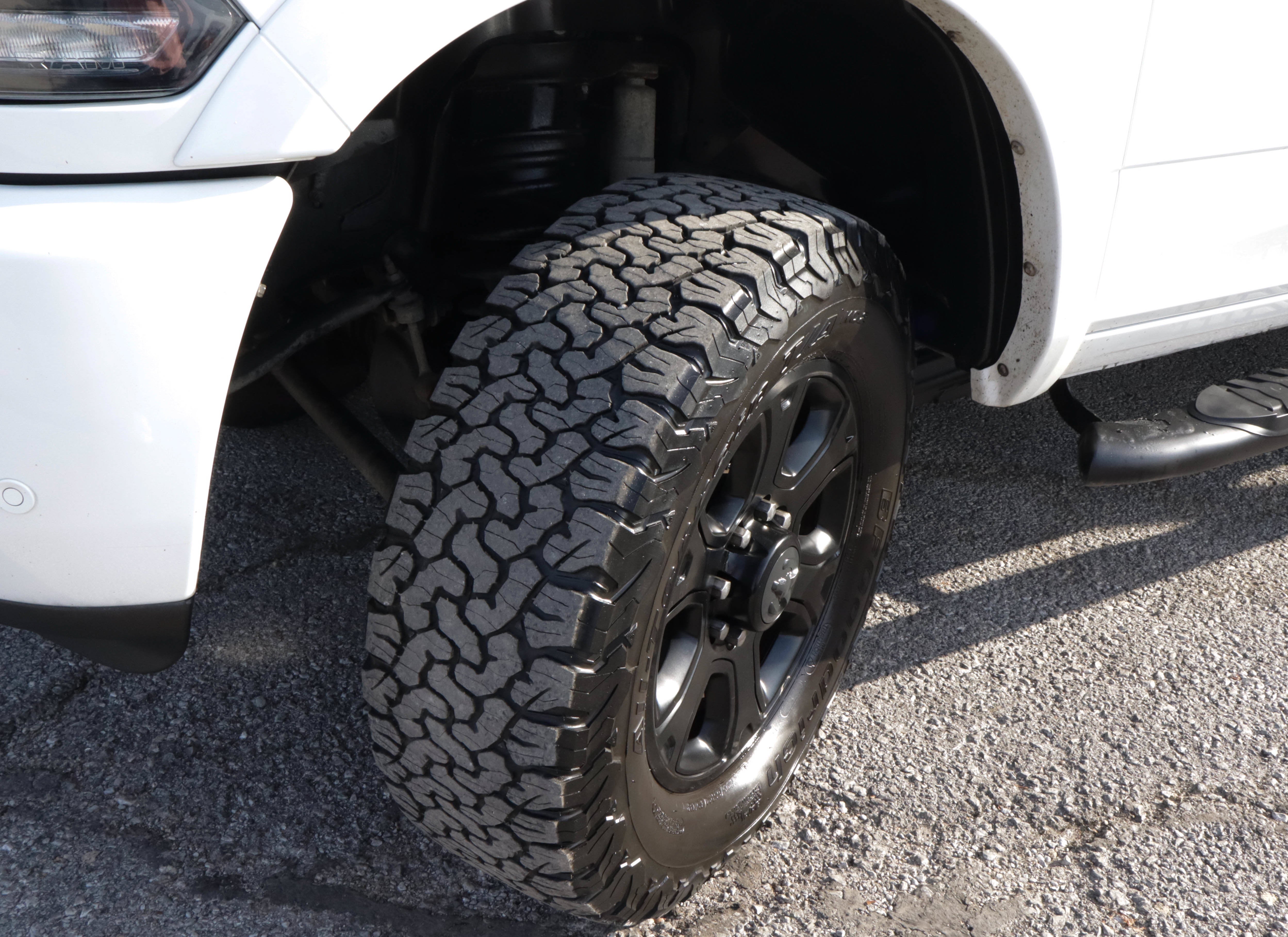 2018 RAM 2500 Laramie 4x4 Mega Cab 6'4 Box
