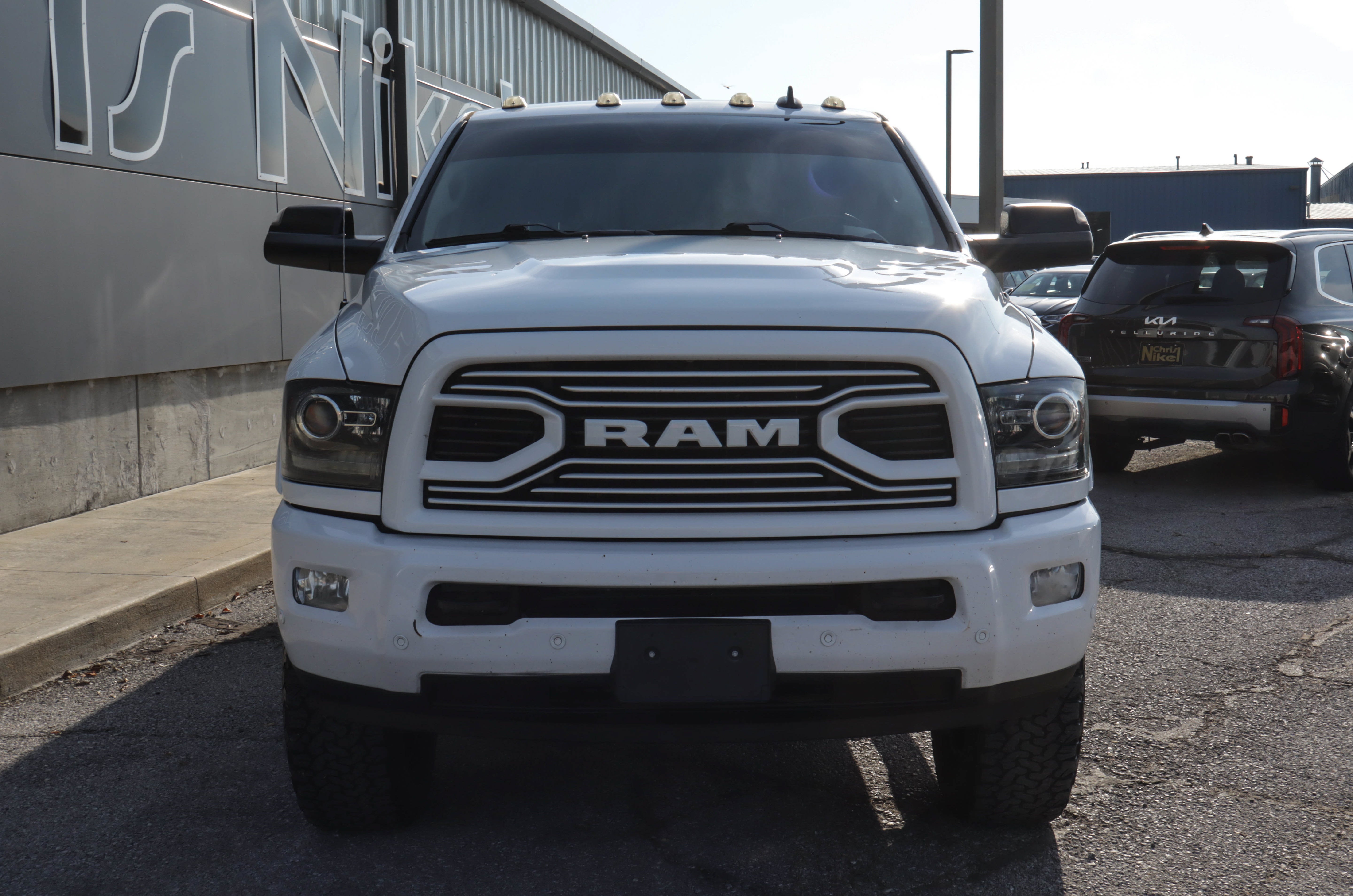 2018 RAM 2500 Laramie 4x4 Mega Cab 6'4 Box