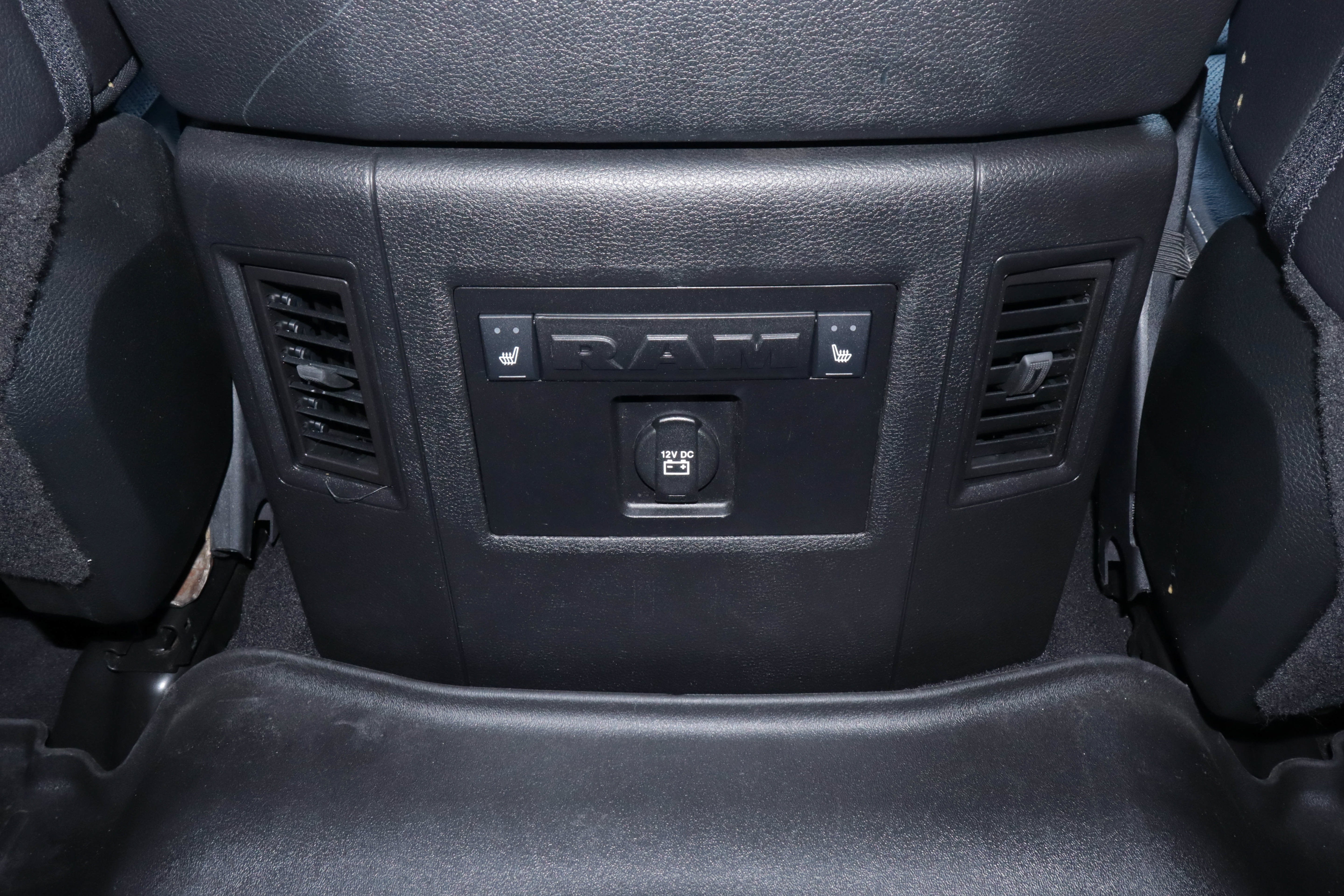 2018 RAM 2500 Laramie 4x4 Mega Cab 6'4 Box
