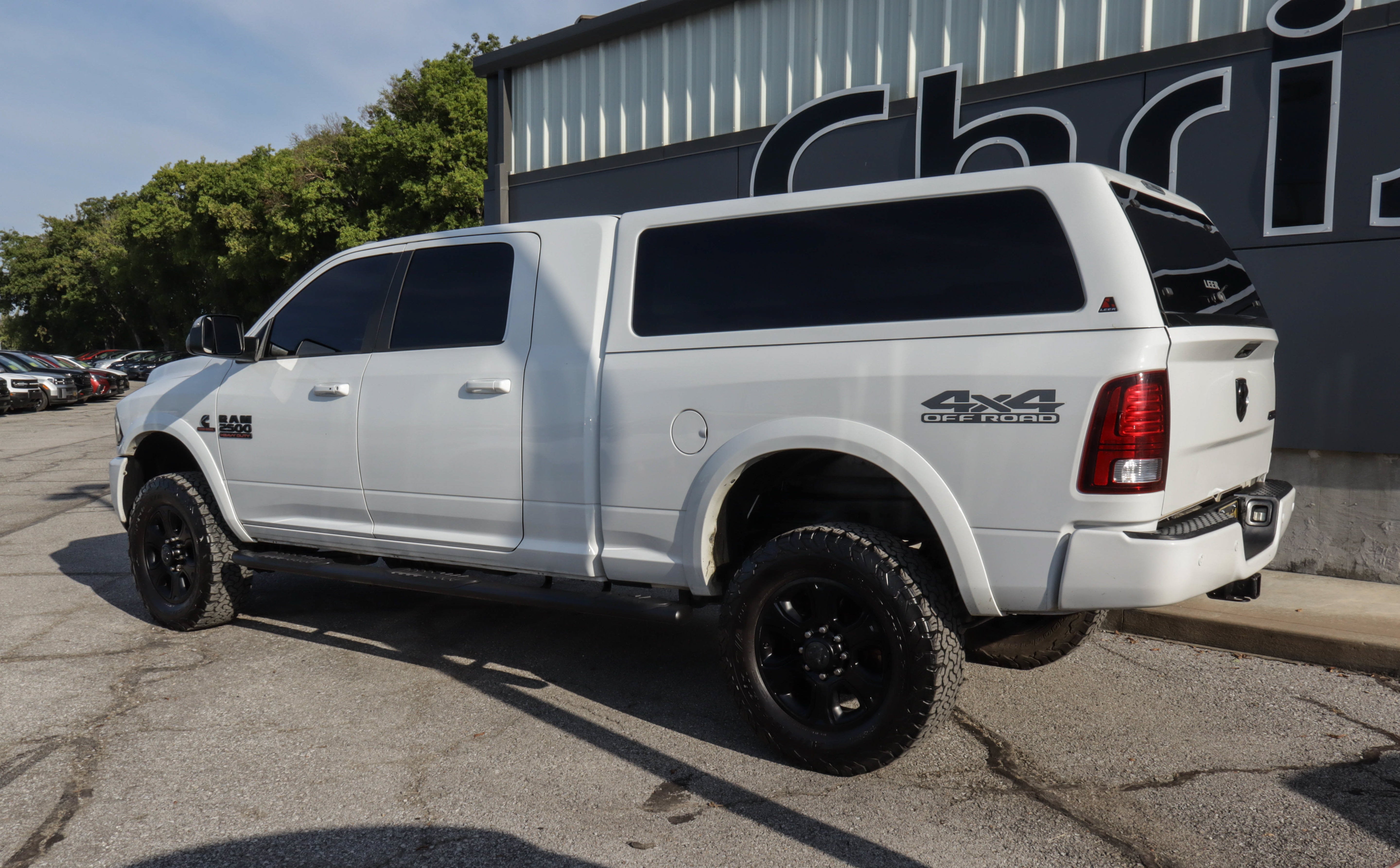 2018 RAM 2500 Laramie 4x4 Mega Cab 6'4 Box