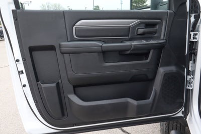 2026 RAM 4500 Chassis Cab Tradesman 4x4 Reg Cab 84 CA 168.5 WB