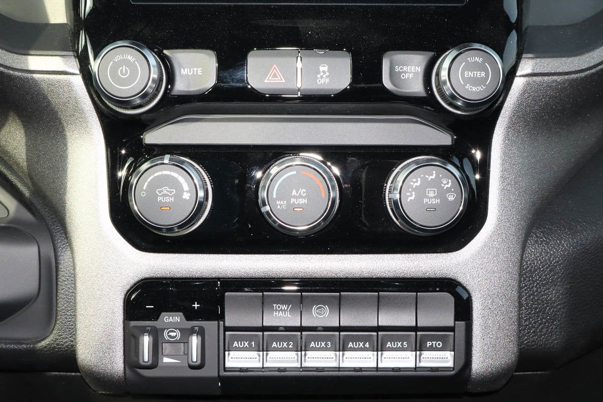 2026 RAM 4500 Chassis Cab Tradesman 4x4 Crew Cab 84 CA 197.4 WB
