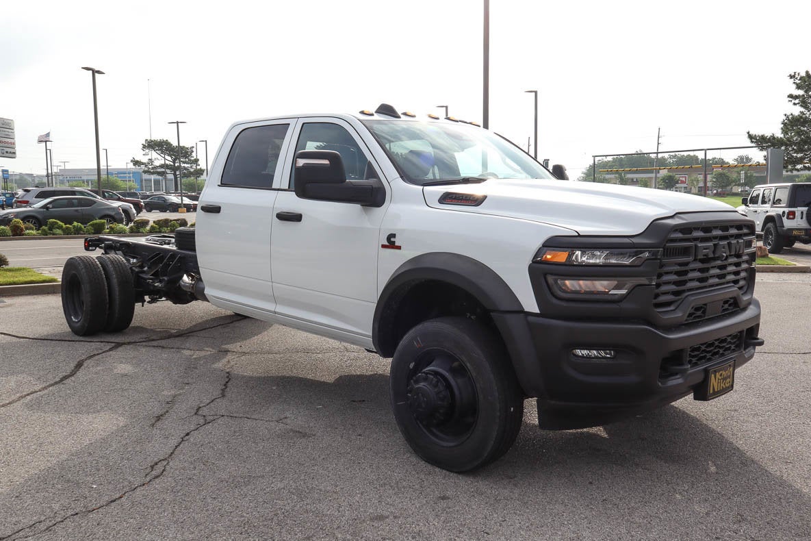 2026 RAM 4500 Chassis Cab Tradesman 4x4 Crew Cab 84 CA 197.4 WB