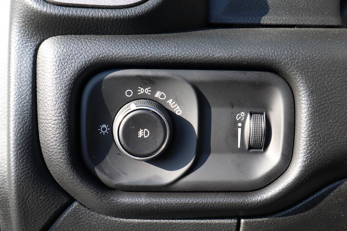 2026 RAM 5500 Chassis Cab Tradesman 4x2 Reg Cab 120 CA 204.5 WB