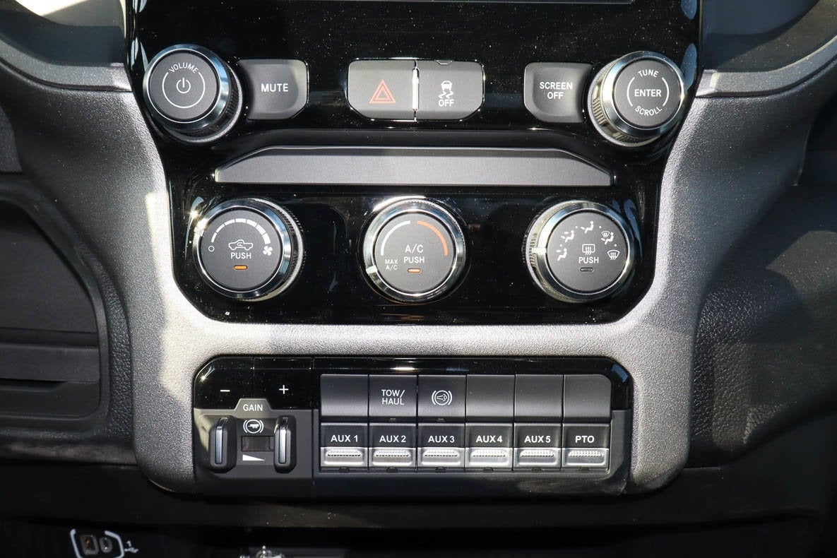 2026 RAM 5500 Chassis Cab Tradesman 4x2 Reg Cab 120 CA 204.5 WB