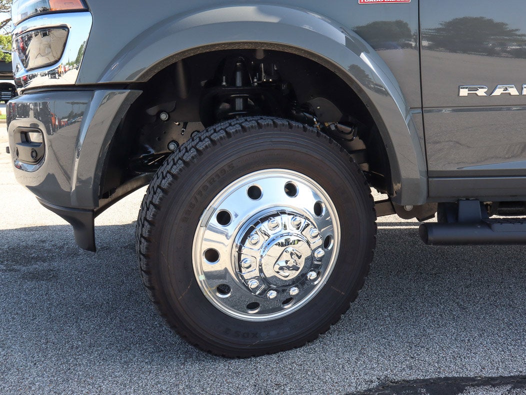 2026 RAM 5500 Chassis Cab Big Horn 4x4 Crew Cab 60 CA 173.4 WB