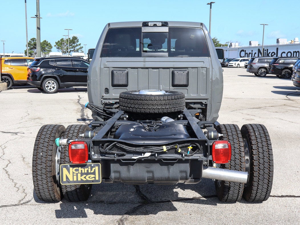 2026 RAM 5500 Chassis Cab Big Horn 4x4 Crew Cab 60 CA 173.4 WB