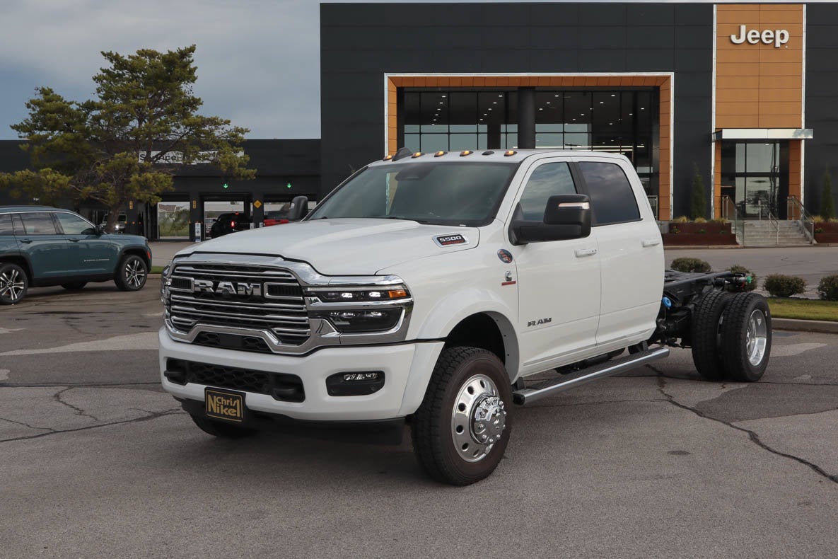 2027 RAM 5500 Chassis Cab Big Horn 4x4 Crew Cab 60 CA 173.4 WB