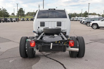 2027 RAM 5500 Chassis Cab Big Horn 4x4 Crew Cab 60 CA 173.4 WB