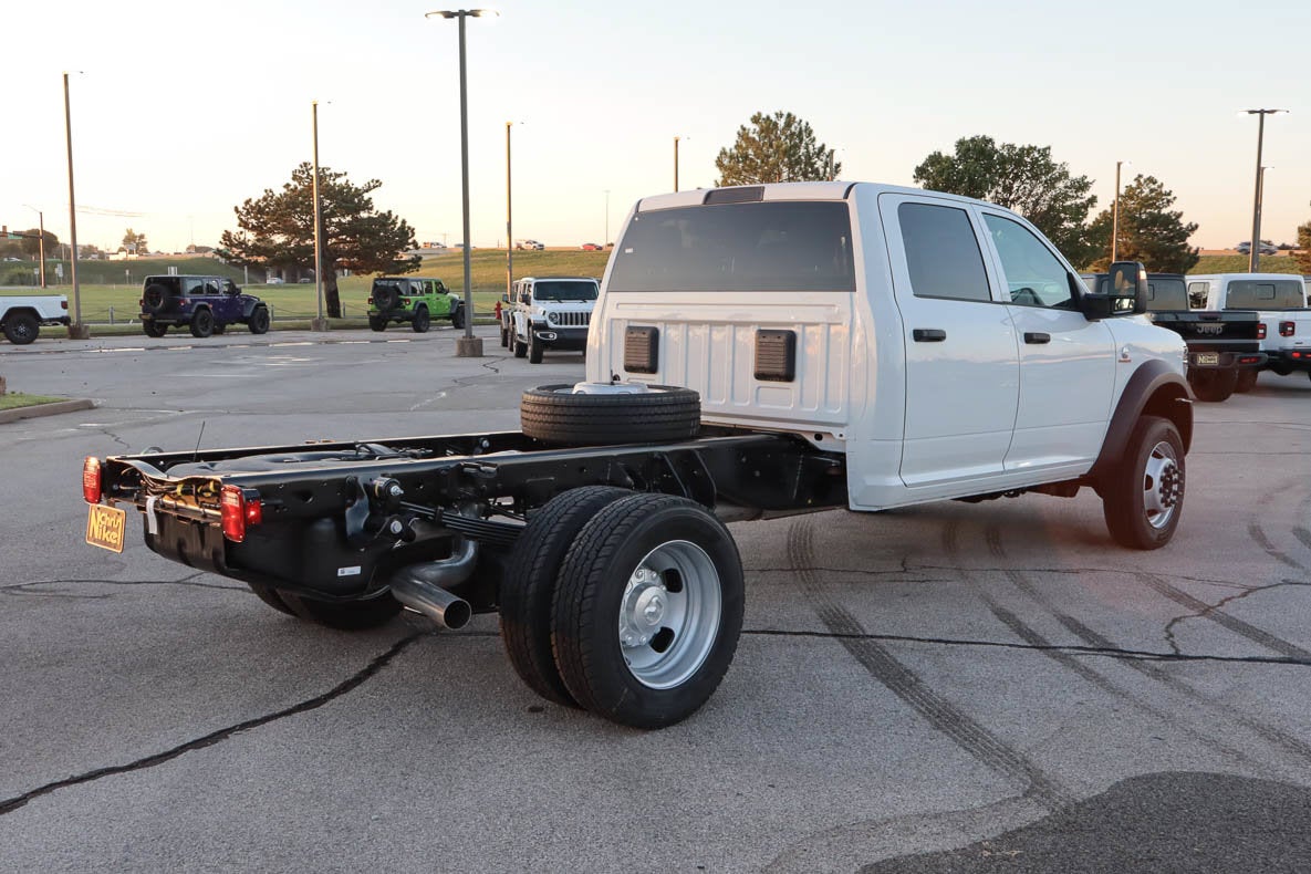 2027 RAM 5500 Chassis Cab Tradesman 4x4 Crew Cab 60 CA 173.4 WB