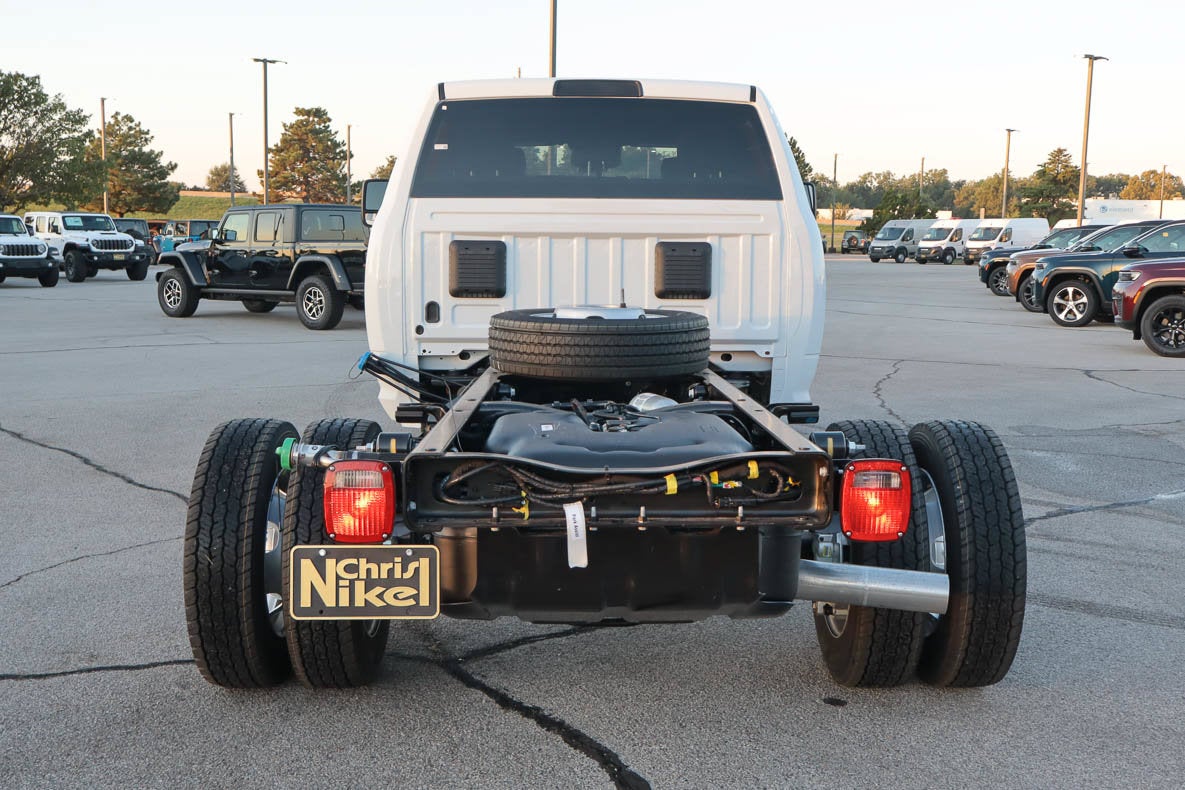 2027 RAM 5500 Chassis Cab Tradesman 4x4 Crew Cab 60 CA 173.4 WB