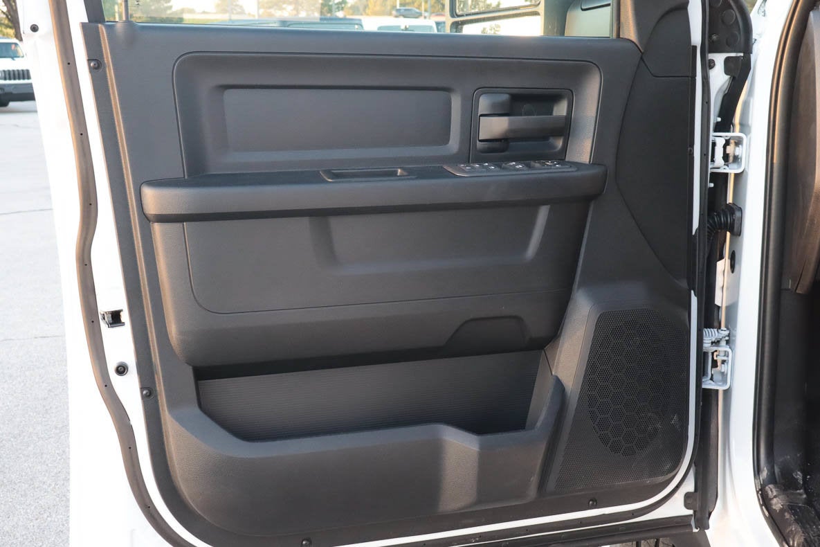 2027 RAM 5500 Chassis Cab Tradesman 4x4 Crew Cab 60 CA 173.4 WB