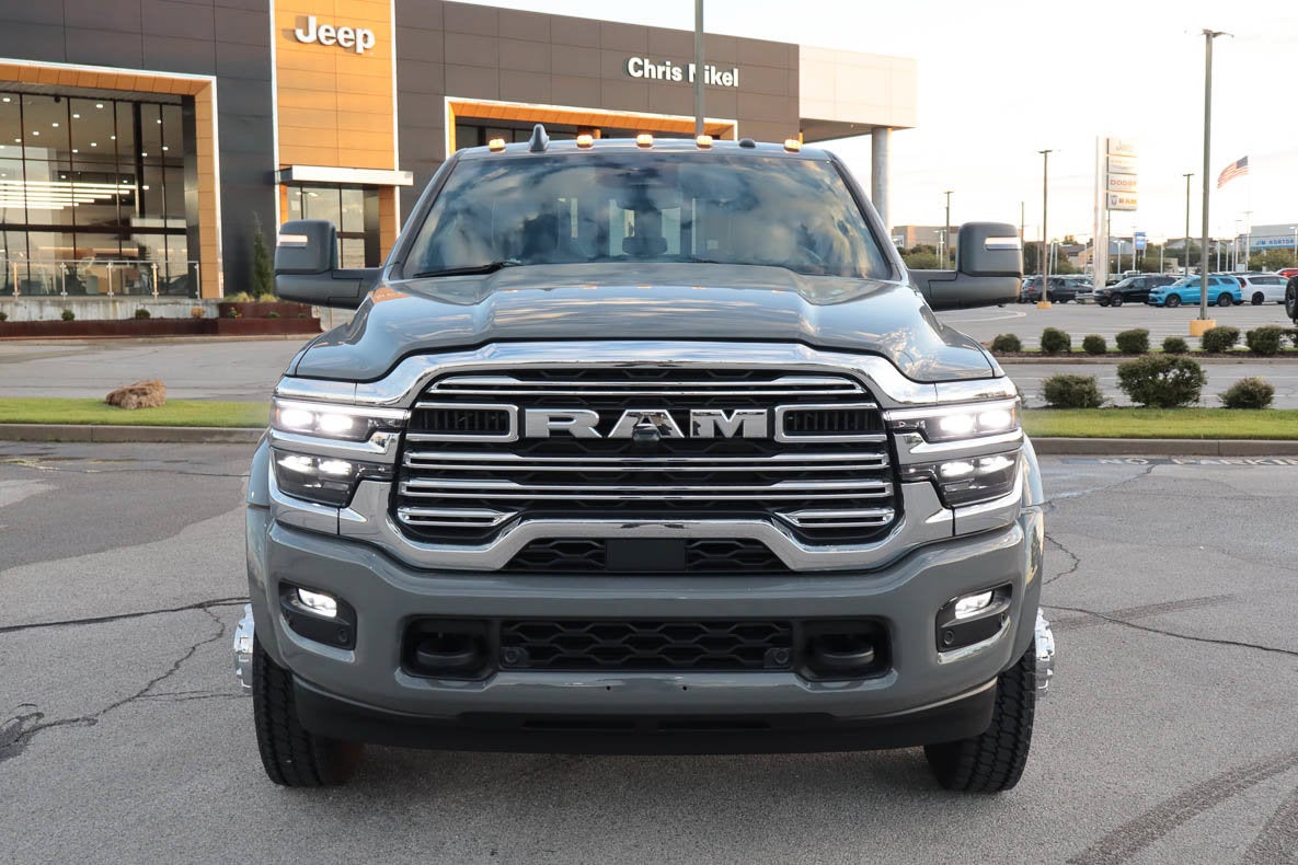 2027 RAM 5500 Chassis Cab Big Horn 4x4 Crew Cab 60 CA 173.4 WB