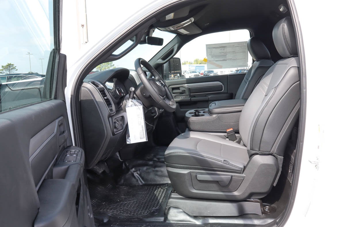 2027 RAM 3500 Chassis Cab Tradesman 4WD Reg Cab 60 CA 143.5 WB