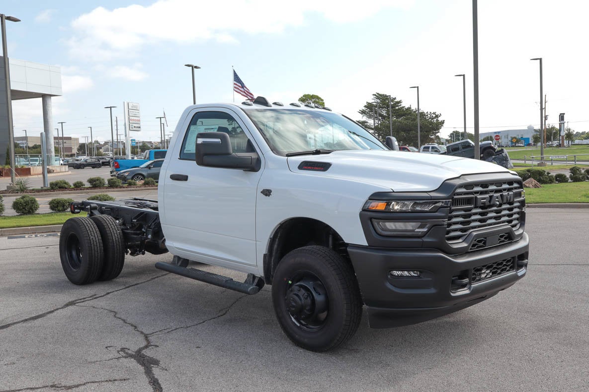 2027 RAM 3500 Chassis Cab Tradesman 4WD Reg Cab 60 CA 143.5 WB