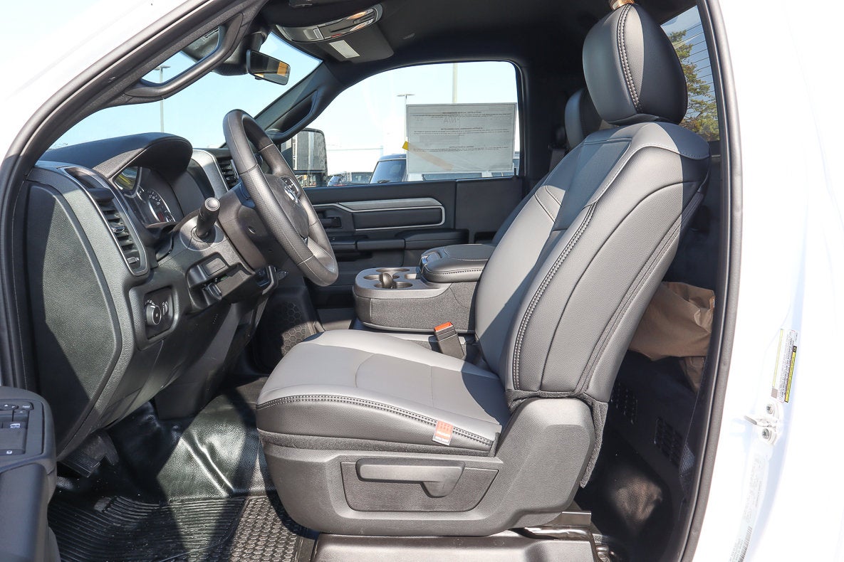 2026 RAM 3500 Chassis Cab Tradesman 4WD Reg Cab 60 CA 143.5 WB