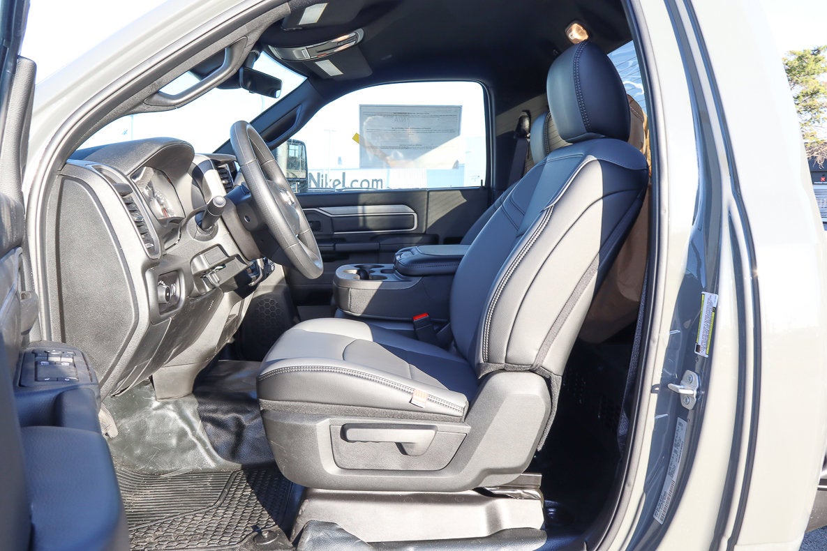 2026 RAM 3500 Chassis Cab Tradesman 4WD Reg Cab 60 CA 143.5 WB