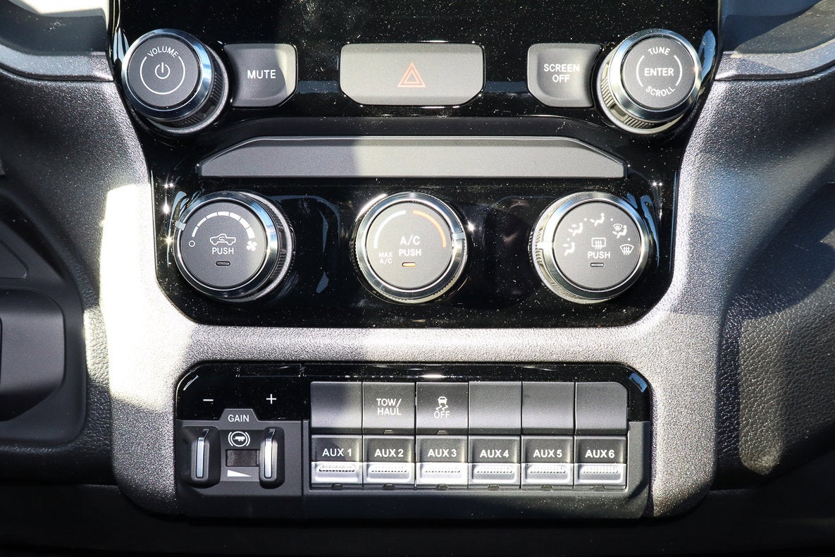 2026 RAM 3500 Chassis Cab Tradesman 4WD Reg Cab 60 CA 143.5 WB