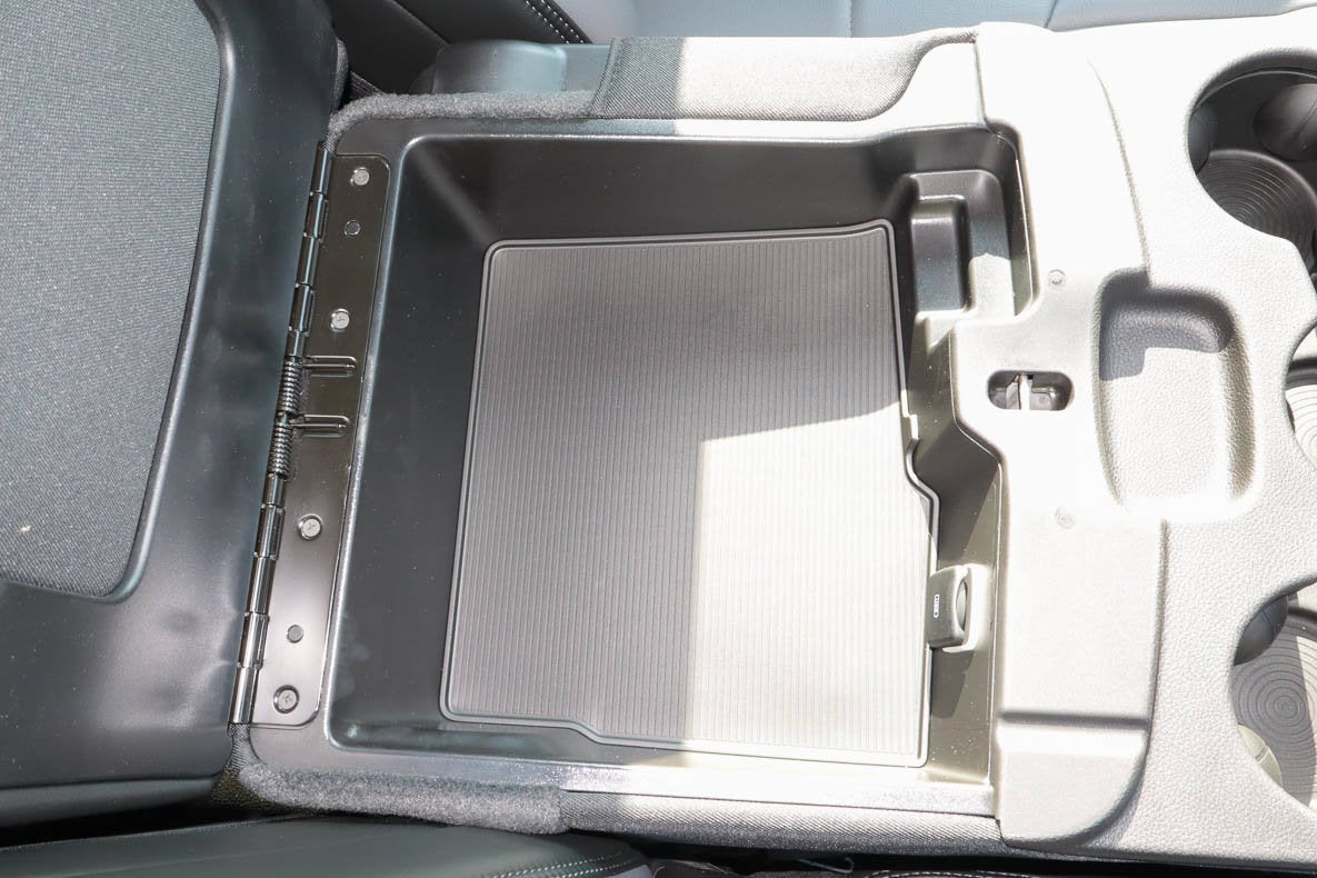 2026 RAM 3500 Chassis Cab Tradesman 4WD Crew Cab 60 CA 172.4 WB