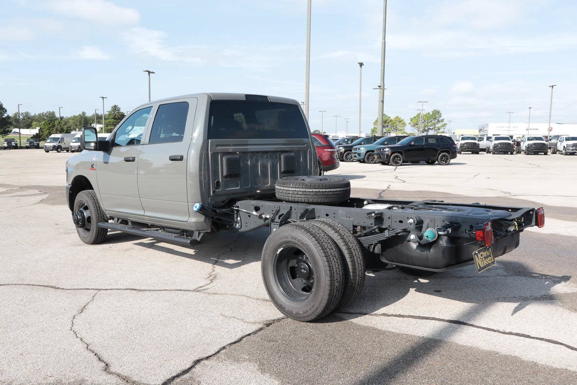 2026 RAM 3500 Chassis Cab Tradesman 4WD Crew Cab 60 CA 172.4 WB