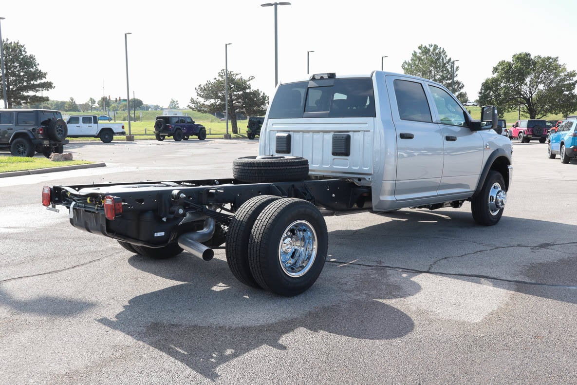 2027 RAM 3500 Chassis Cab Tradesman 4WD Crew Cab 60 CA 172.4 WB