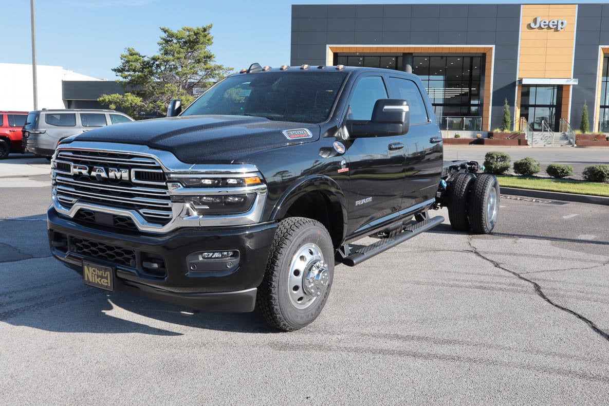 2027 RAM 3500 Chassis Cab Big Horn 4WD Crew Cab 60 CA 172.4 WB