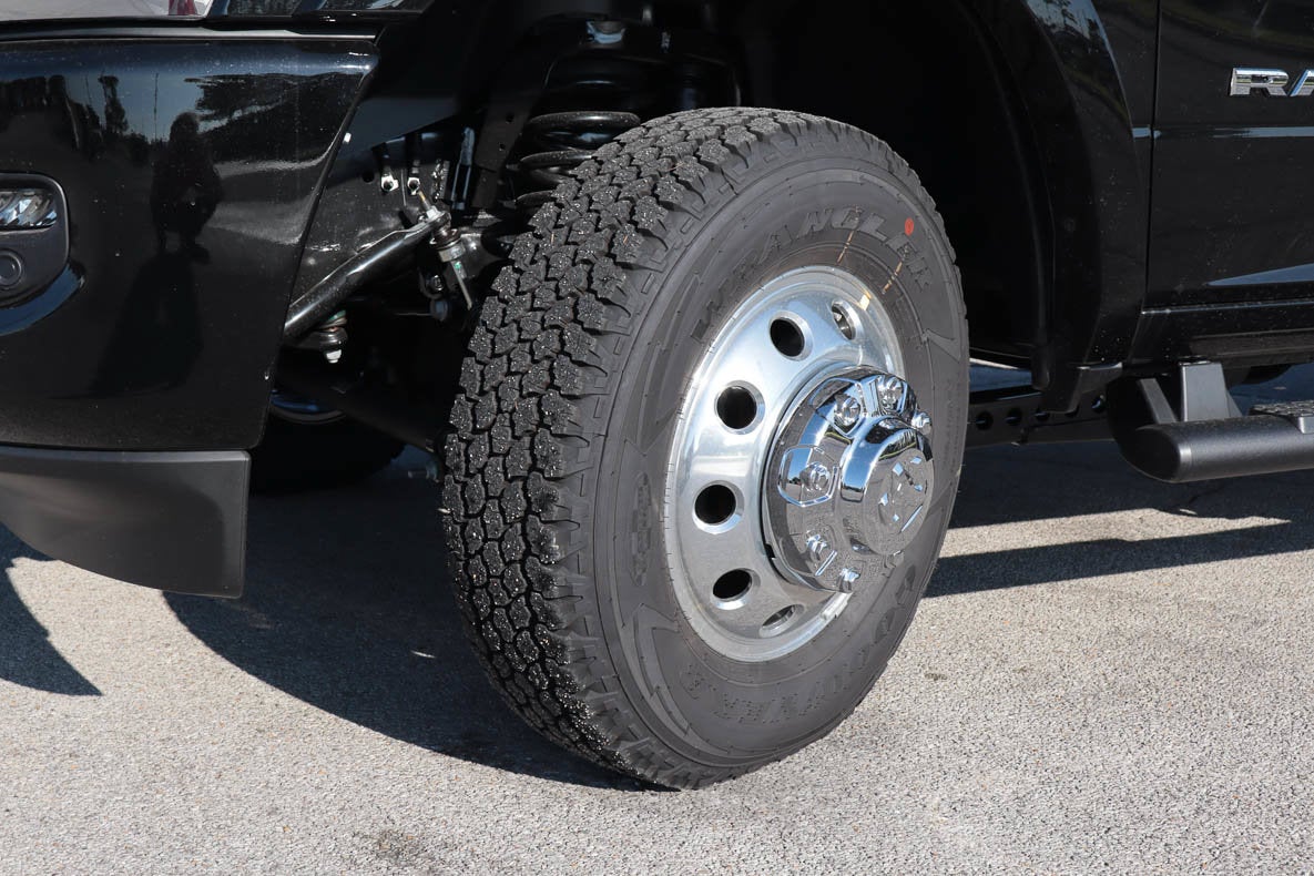 2027 RAM 3500 Chassis Cab Big Horn 4WD Crew Cab 60 CA 172.4 WB