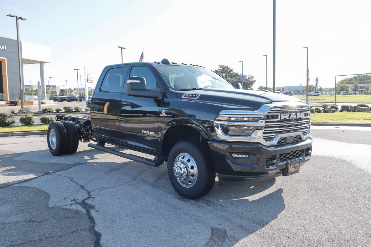 2027 RAM 3500 Chassis Cab Big Horn 4WD Crew Cab 60 CA 172.4 WB